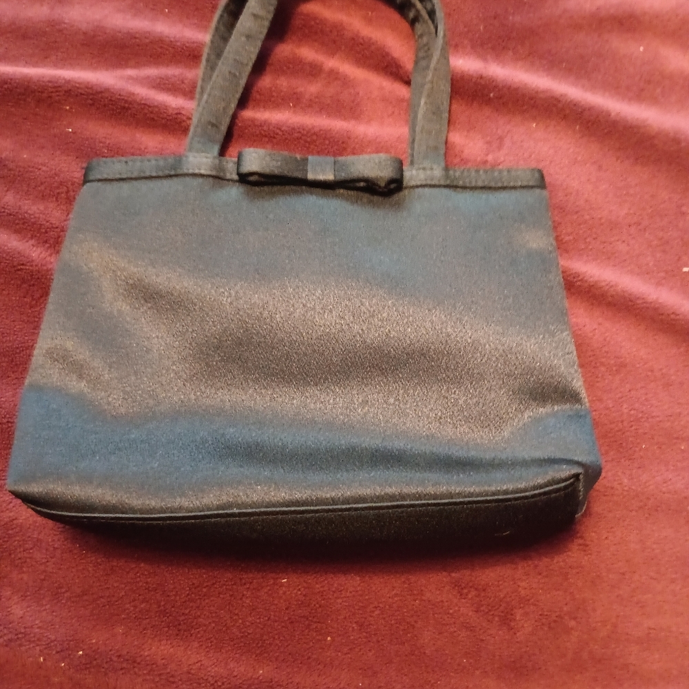 Very petite handbag   dressy    black excellent condition  Lil shimmery